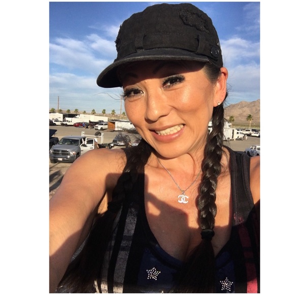 Next LIVE on MON 11/3 @ 6PM PST! All $3 LULULEMON every other MONDAY!🤘🏼💛🍋🩷🤙🏼 - Picture 12 of 12